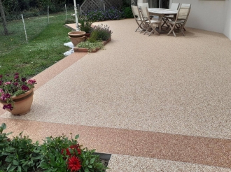 Sol extérieur en résine sur le Val d'Oise : prix au m² et conseils